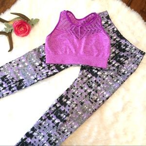 MORERA Seamless Top with Cropped Leggings Small